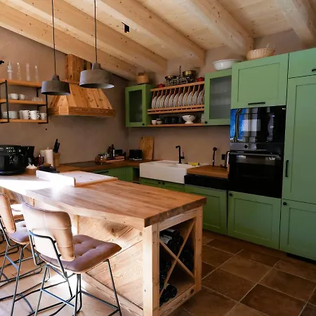 Loeberbauer, Apartment *