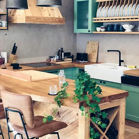 Loeberbauer, Apartment